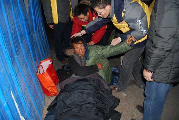 让我们用爱来关注那些流浪的人儿