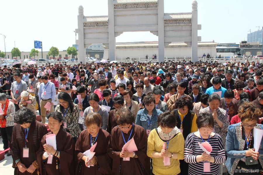 「宝林」江苏常州市武进区宝林禅寺为尼泊尔地震灾区民众祈福