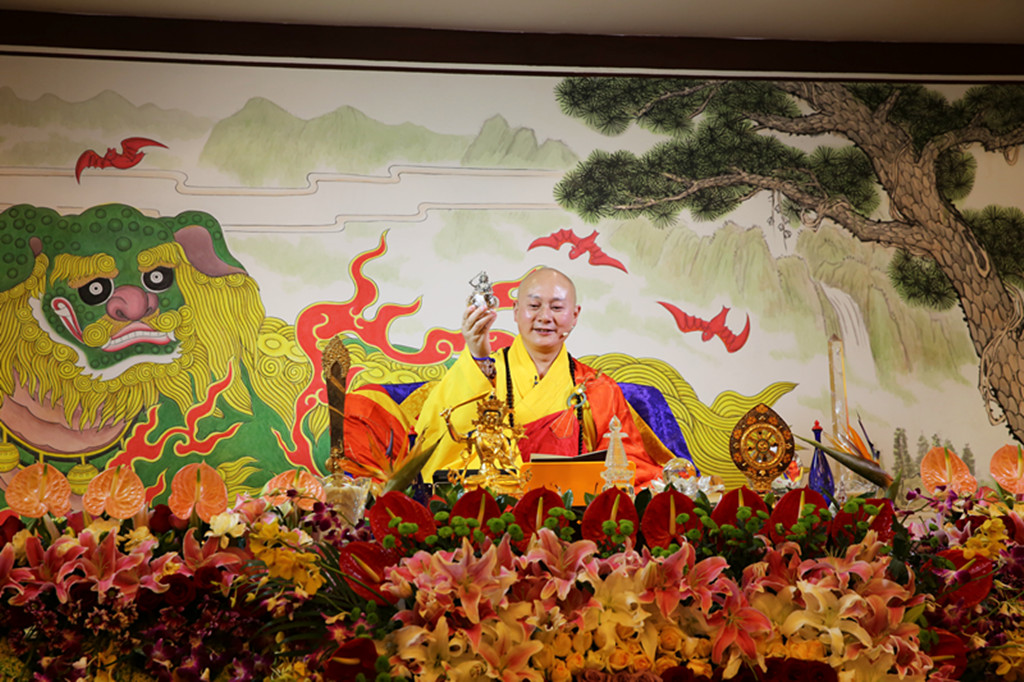 「传喜法师」海内外媒体直面中国传统文化-《齐鲁周刊》副总专访传喜法师