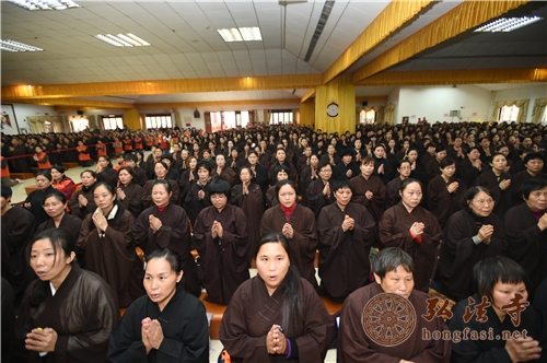 「弘法寺」广东深圳弘法寺隆重举行2015年千人皈依法会