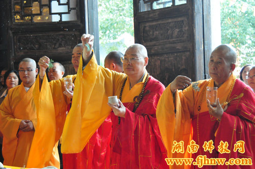 「佛像开光」湖南长沙铁炉寺隆重举行大殿落成暨全堂佛像开光法会 「佛像开光」湖南长沙铁炉寺隆重举行大殿落成暨全堂佛像开光法会