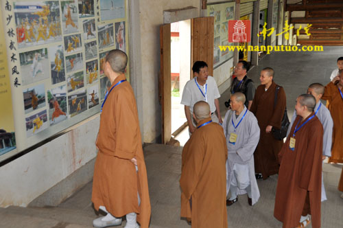 「佛教」厦门佛协会长、南普陀寺方丈则悟大和尚一行参访福建泉州少林寺