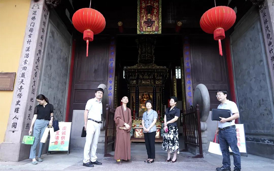「林雅莲」宁波市政协副主席林雅莲走访天童禅寺 「林雅莲」宁波市政协副主席林雅莲走访天童禅寺