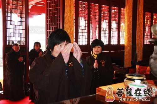 「佛教」纪念佛成道日 浙江绍兴安康寺举行三皈五戒仪式