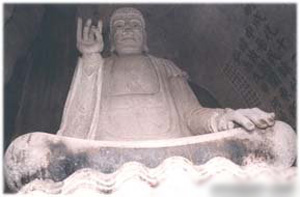 「佛像」羊山石城凿百佛引发争议