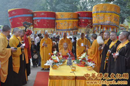 「佛教」印度菩提伽叶中华大觉寺举行日照法师升座庆典