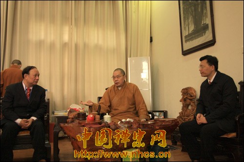 「潮人」香港九龙东潮人联会赴粤交流团到南华寺朝圣