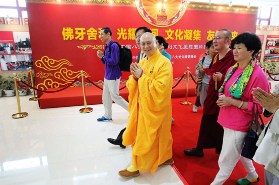 「佛牙舍利」传喜法师应邀参加北京市八大处佛牙舍利文化节