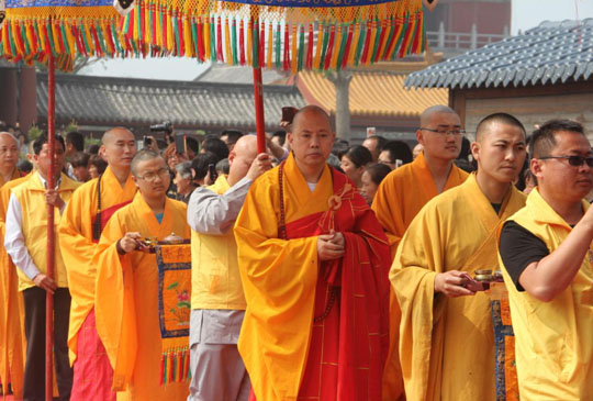 「佛教」山东宝相寺佛牙舍利面世二十一周年纪念法会圆满 「佛教」山东宝相寺佛牙舍利面世二十一周年纪念法会圆满