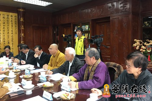 「佛教」三语系座谈会：承古人使命 扬中国佛教