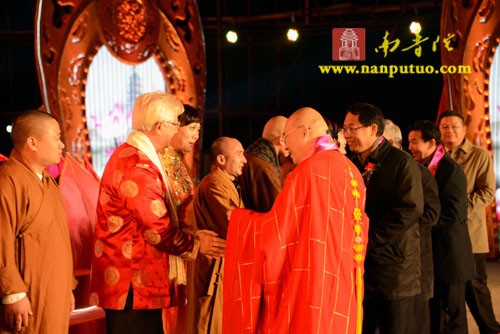 「佛教」“梵韵昭山·佛佑神州”佛乐焰火晚会在湖南湘潭市昭山示范区隆重开幕