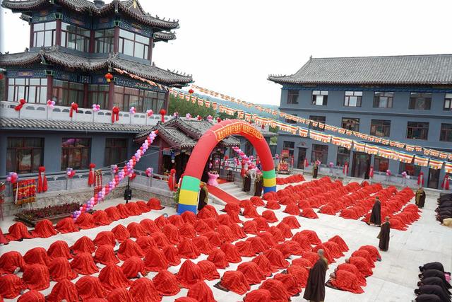 「菩萨戒」诸佛欢喜：伊春天龙禅寺三百戒子圆具菩萨戒