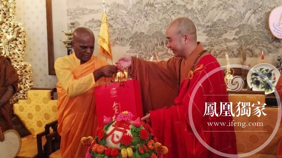「佛教」中斯高僧齐聚北京灵光寺瞻礼圣物佛牙舍利