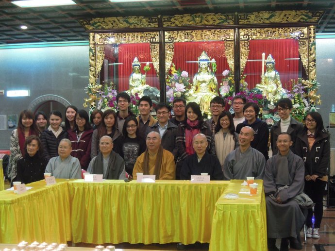 「佛教」燃点烛光照亮心：弘法使者传灯暨聚餐晚会