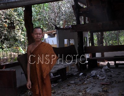「佛教」泰柬冲突中宝士莱寺被毁 僧人无奈