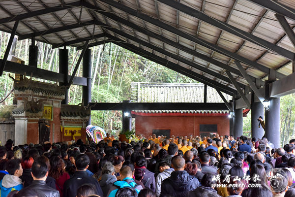 「峨眉山」常真老法师追悼会在四川峨眉山伏虎寺举行