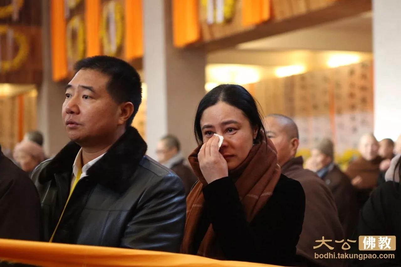 「佛教」感人肺腑 | 纯一法师泪送恩师一诚长老 《云间》动容全场念哭自己
