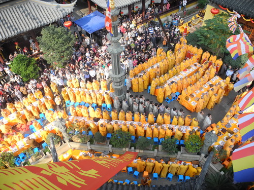 「佛教」上海西林禅寺隆重举行“五方五佛、五百罗汉开光、方丈升座、短期出家十周年庆典暨千僧斋”法会