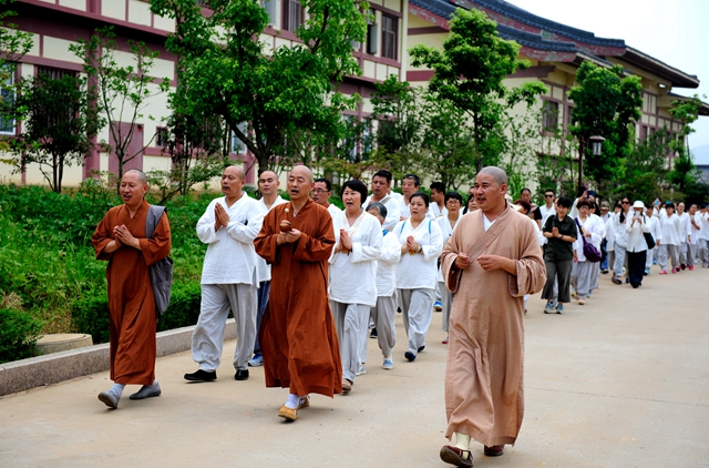 「东林大佛」湖北黄梅老祖寺缁白二众朝礼东林大佛