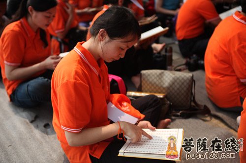 「释迦牟尼」印顺法师带领弘法寺义工、朝圣团在蓝毗尼花园举行诵经祈福法会