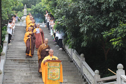 「大佛寺」广东广州市大佛寺僧俗大众赴佛世山庄秋季祭祖