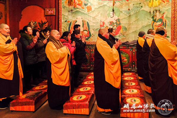 「佛教」峨眉山各寺举行多种法会恭祝阿弥陀佛圣诞