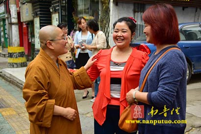 「南普陀寺」聚焦环卫工家庭：南普陀寺慈善会慰问资助