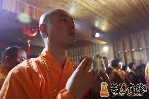 「观音」江苏张家港香山寺隆重举行水晶观音开光法会
