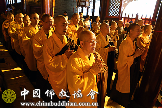 「佛教」两岸佛教界在五台山共同祈祷世界和平