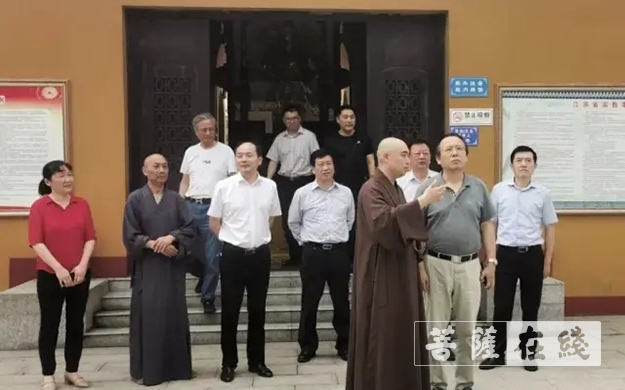 「时政」南通市人大常委会副主任黄卫成一行前往报本禅寺调研 「时政」南通市人大常委会副主任黄卫成一行前往报本禅寺调研