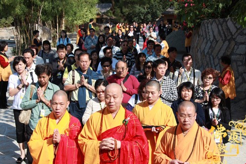 「佛教」新加坡佛教总会副主席法照大和尚一行在太平岩寺举行斋僧植福法会