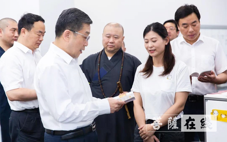 「佛教」上海市委常委、统战部部长郑钢淼一行调研上海玉佛禅寺 「佛教」上海市委常委、统战部部长郑钢淼一行调研上海玉佛禅寺