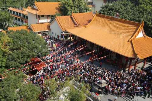「弘法寺」广东深圳弘法寺马年大年初一喜迎市民36万