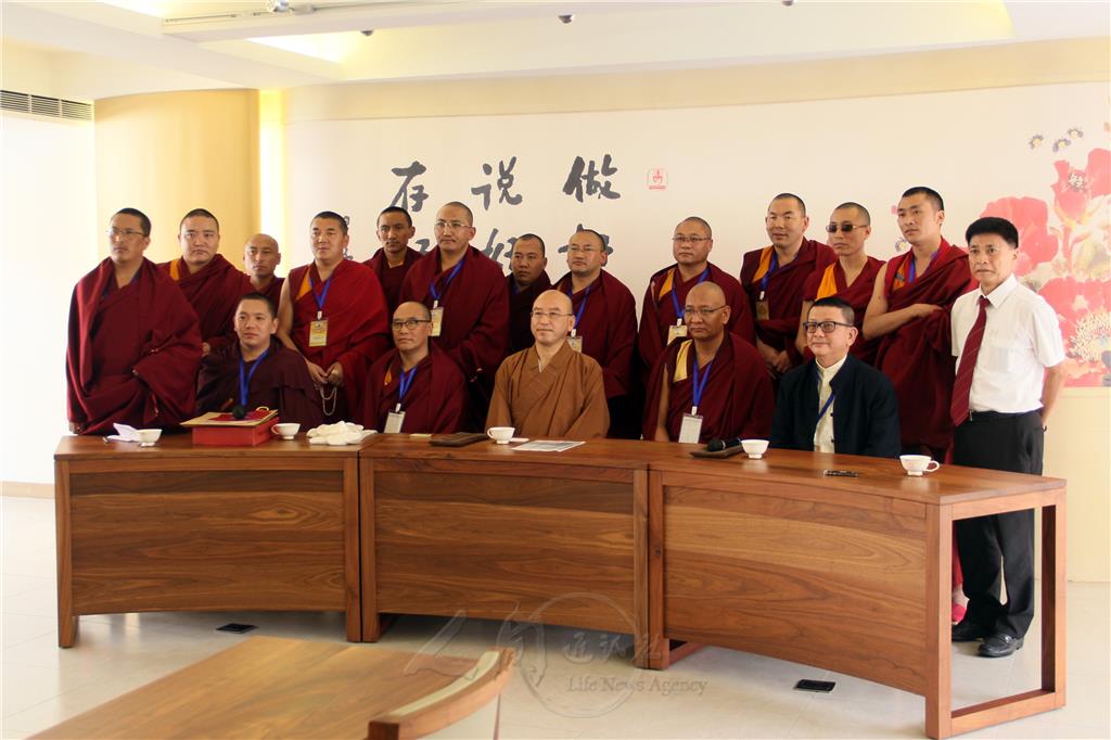 「佛教」中國藏語系高級佛學院　向人間佛教學習
