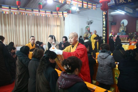 「佛教」保定各寺院迎请佛祖真身舍利巡回供奉至满城华严寺