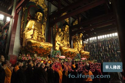 「佛教」韶关南华禅寺“六祖诞” 万人朝拜惠能真身