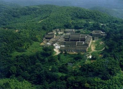 「佛教」（05.10）江苏宝华山隆昌寺将举行传授在家居士三皈五戒、菩萨戒法会