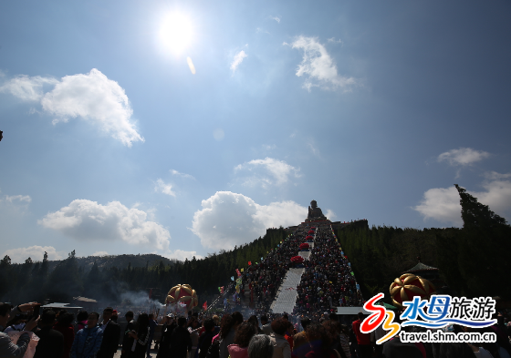 「庙会」山东龙口南山大佛开光纪念日佛光普照 万人朝圣庙会落幕