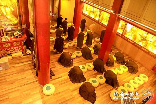 「圣诞节」恭祝观音菩萨圣诞 四川峨眉山各寺举行诸多佛事活动