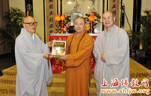 「佛教」韩国佛教圣地巡访团参访上海玉佛禅寺