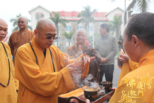 「中国佛教」台湾中国佛教会理事长圆宗长老一行莅临进明寺