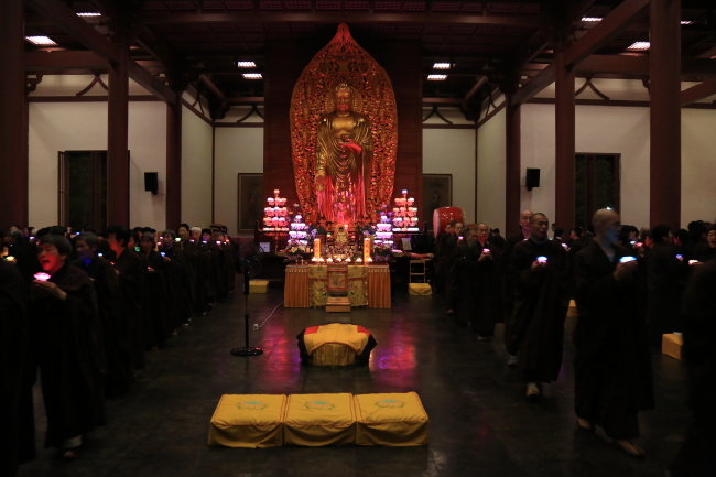 「佛教」江西东林寺净土苑举行“十一”佛七供灯祈愿法会 「佛教」江西东林寺净土苑举行“十一”佛七供灯祈愿法会