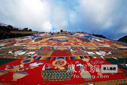 「佛教」“雪顿”文化盛宴拉开序幕 西藏信众观瞻佛颜
