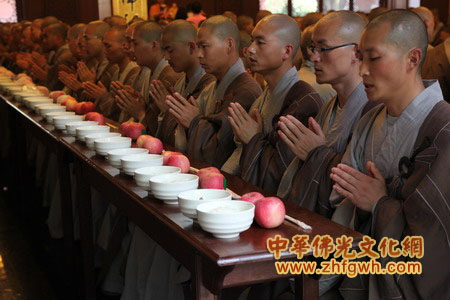 「佛教」浙江灵隐寺2012“东南佛国.杭州”托钵行脚 福慧行大型祈福法会