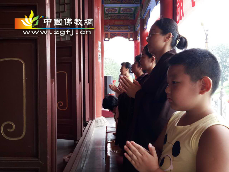 「塘沽」河北迁安石佛古寺为天津塘沽遇难同胞举行超度法会