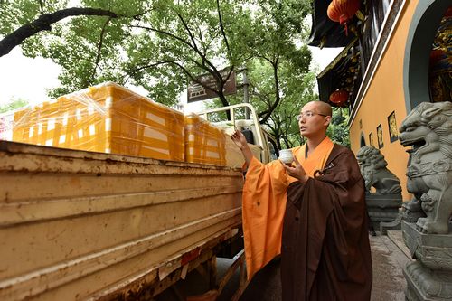 「放生仪轨」浙江温州妙果寺举行放生和传授三皈依五戒法会 「放生仪轨」浙江温州妙果寺举行放生和传授三皈依五戒法会