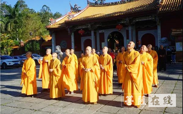 「升旗仪式」厦门梵天禅寺恢复开放首日举行升国旗仪式 「升旗仪式」厦门梵天禅寺恢复开放首日举行升国旗仪式