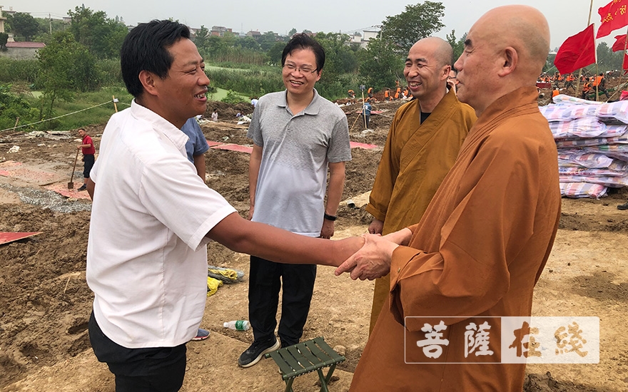 军民一家亲，慧庆大和尚赴庐江县庆复禅寺慰问受灾群众及抗洪官兵