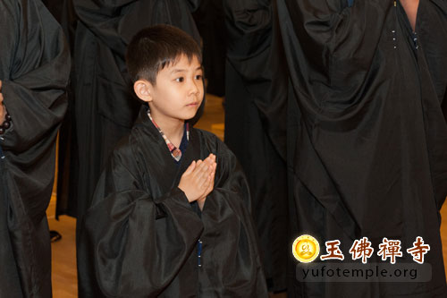 「佛教」上海玉佛禅寺举行传授三皈五戒法会