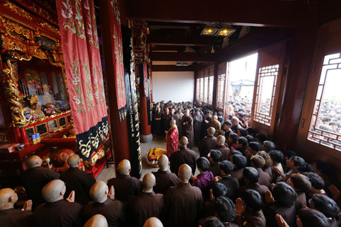 「佛教」浙江绍兴炉峰禅寺举行2016年千人拜山法会